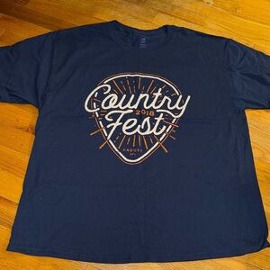 2018 COUNTRY FEST CADOTT WISCONSIN music t-shirt short sleeve blue Hanes XL